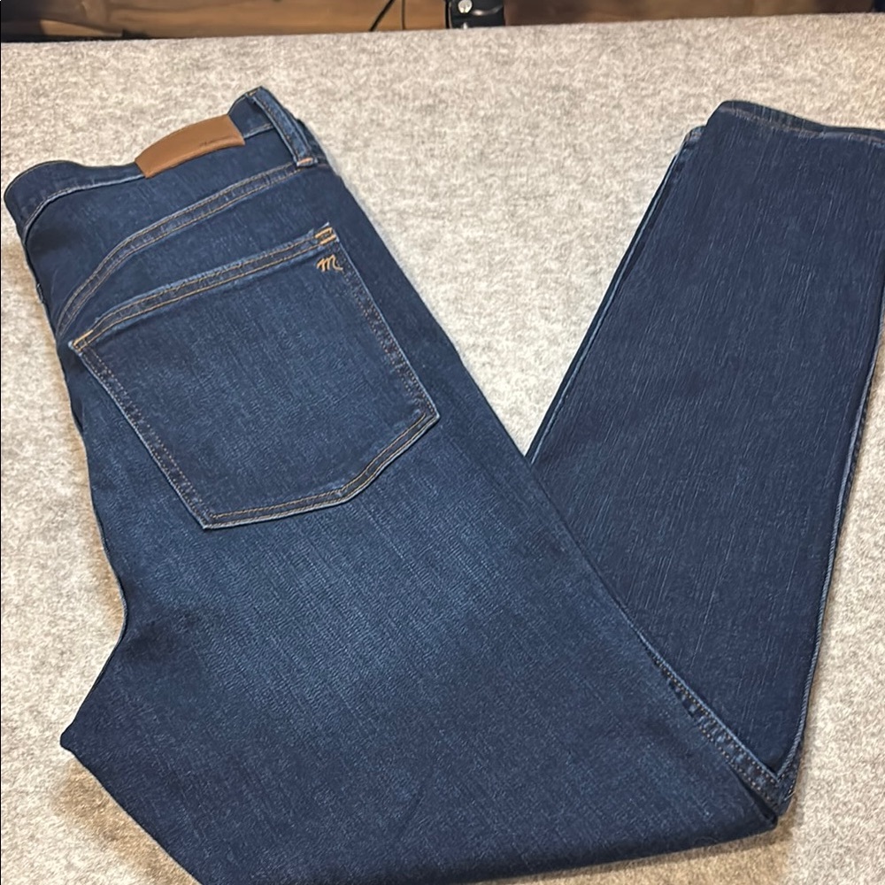 🔥 **Ultimate Style: Madewell 10" High-Rise Skinny Jeans** 🔥 - Picture 2 of 11
